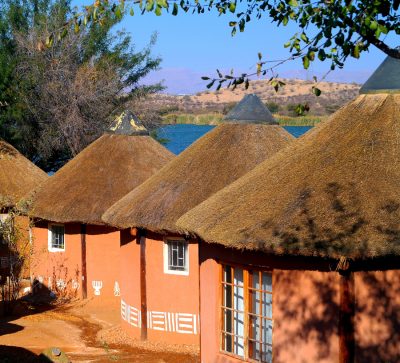 Singlereise Namibia - Traditionelle Lehmhütten